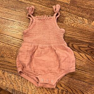 UEC NATURAL RUST COLORED ROMPER - SIZE 6-9M